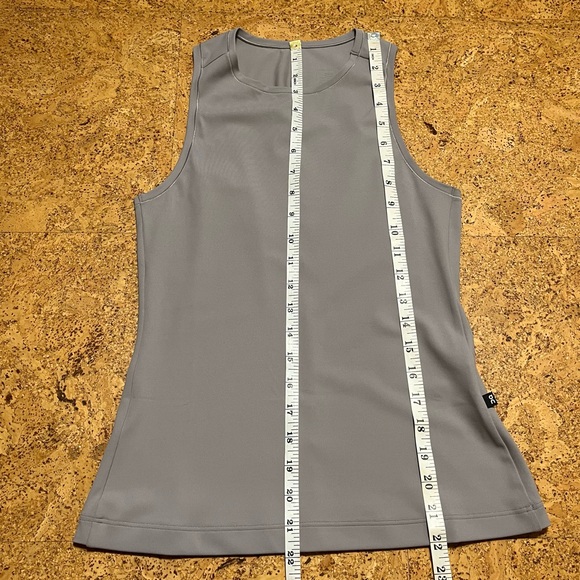 On Running Movement Tank Top In Zinc Sz S - Picture 13 of 13